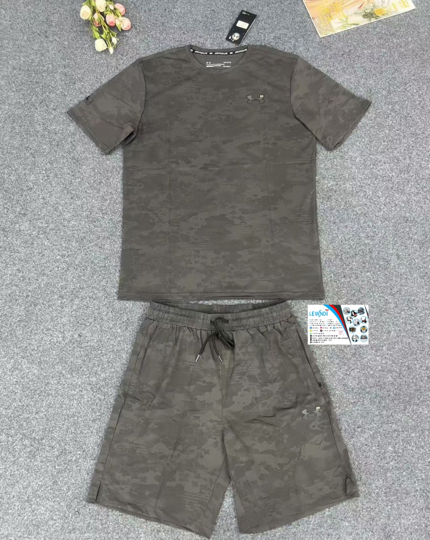 Ensemble T-shirt UA plus Short avec fermeture (Camo gris) MSTSUAS03