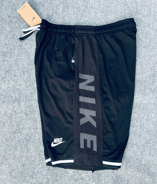 Short loisir Nike noir (bande blanc) avec fermeture SSMSN02