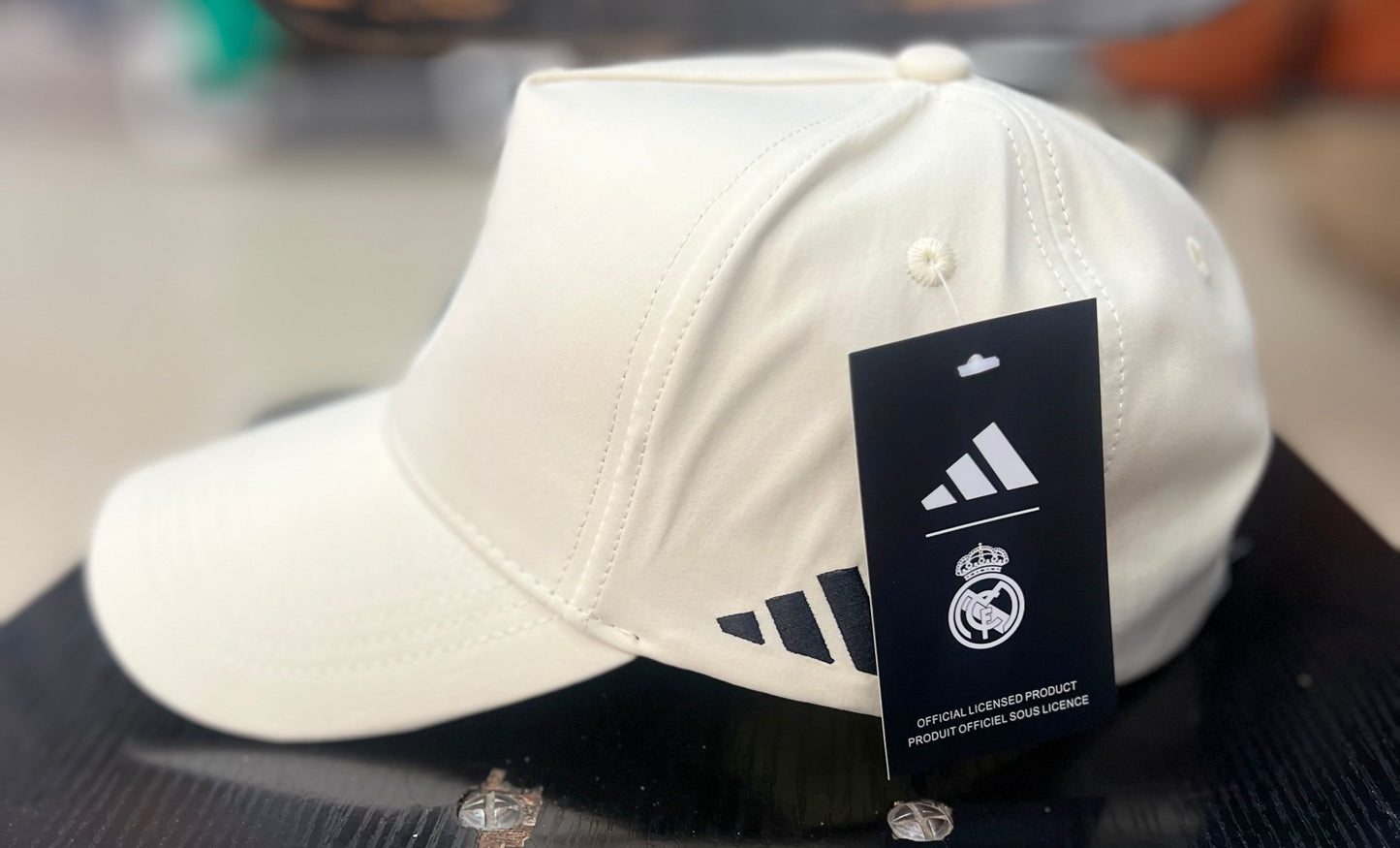 Casquette Real Madrid Blanche Ajustable – Logo Brodé | Unisexe