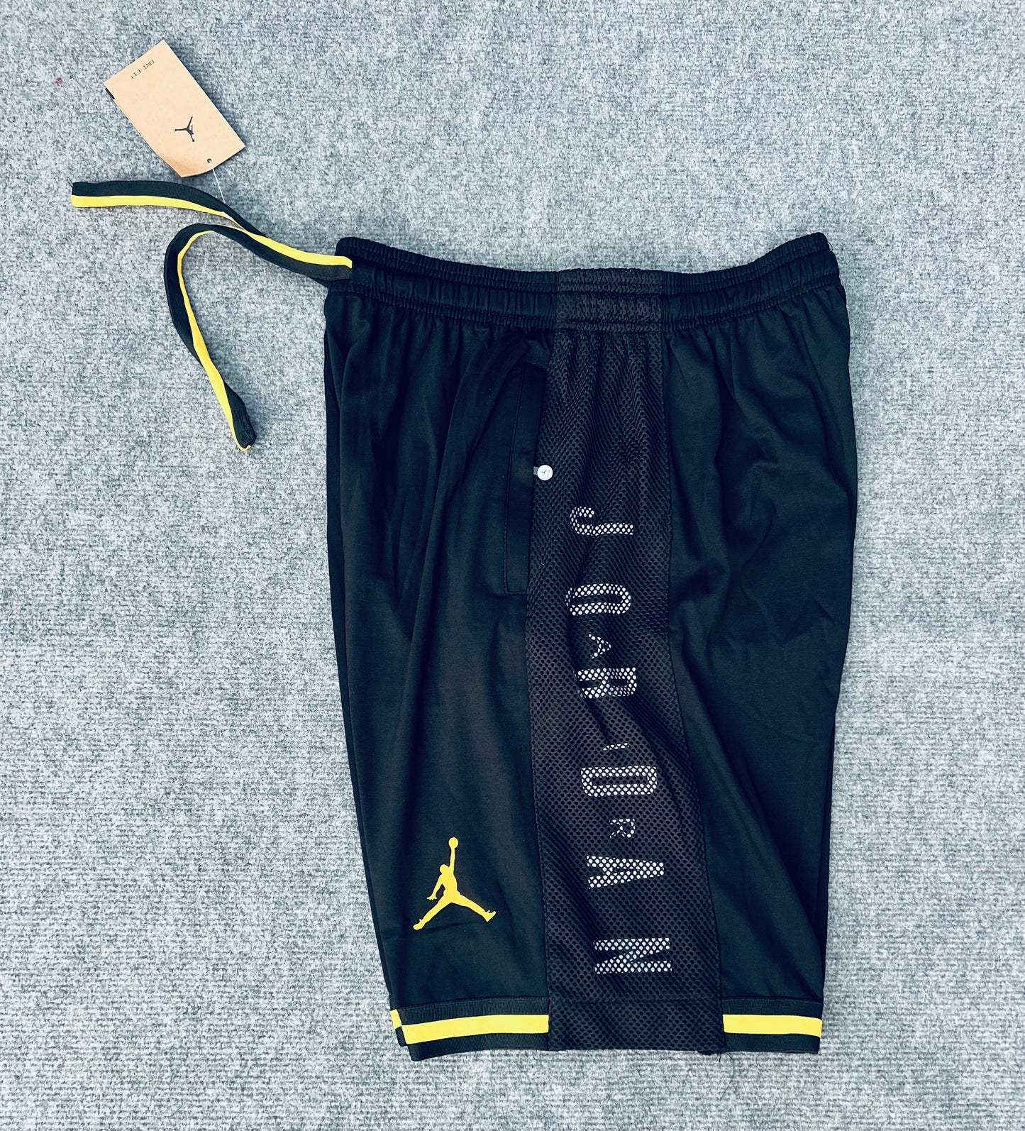 Short loisir Jordan noir (bande jaune) avec fermeture SSMSJ05
