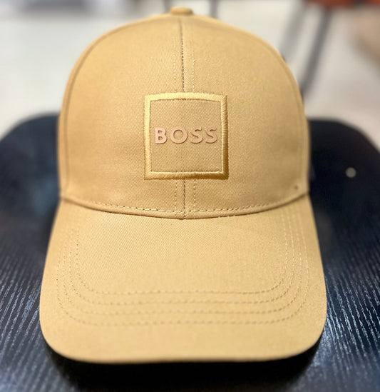 Casquette Boss (carré) Doré Ajustable – Logo Brodé | Unisexe
