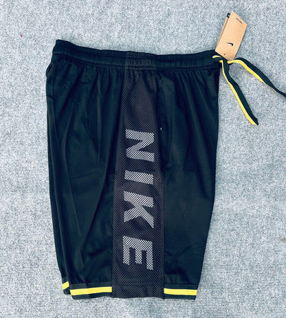 Short loisir Nike noir (bande jaune) avec fermeture SSMSN03