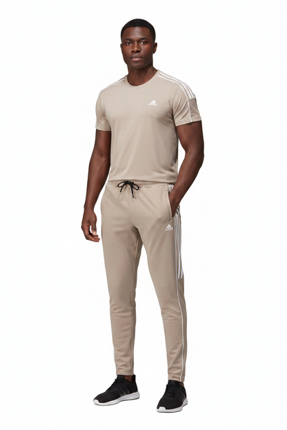 Ensemble Adi-das Tech Coton – T-shirt & Pantalon Jogging avec fermeture 3 stripes (Beige Clair) TPMSCA01
