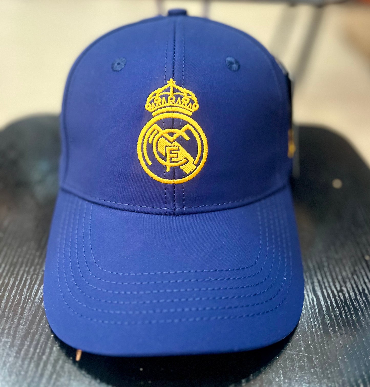 Casquette Real Madrid Bleu(Doré ) Ajustable – Logo Brodé | Unisexe