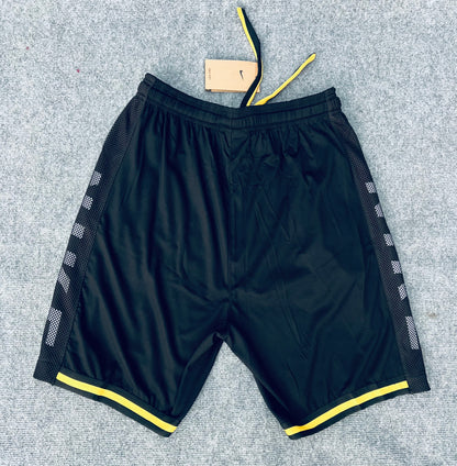 Short loisir Nike noir (bande jaune) avec fermeture SSMSN03