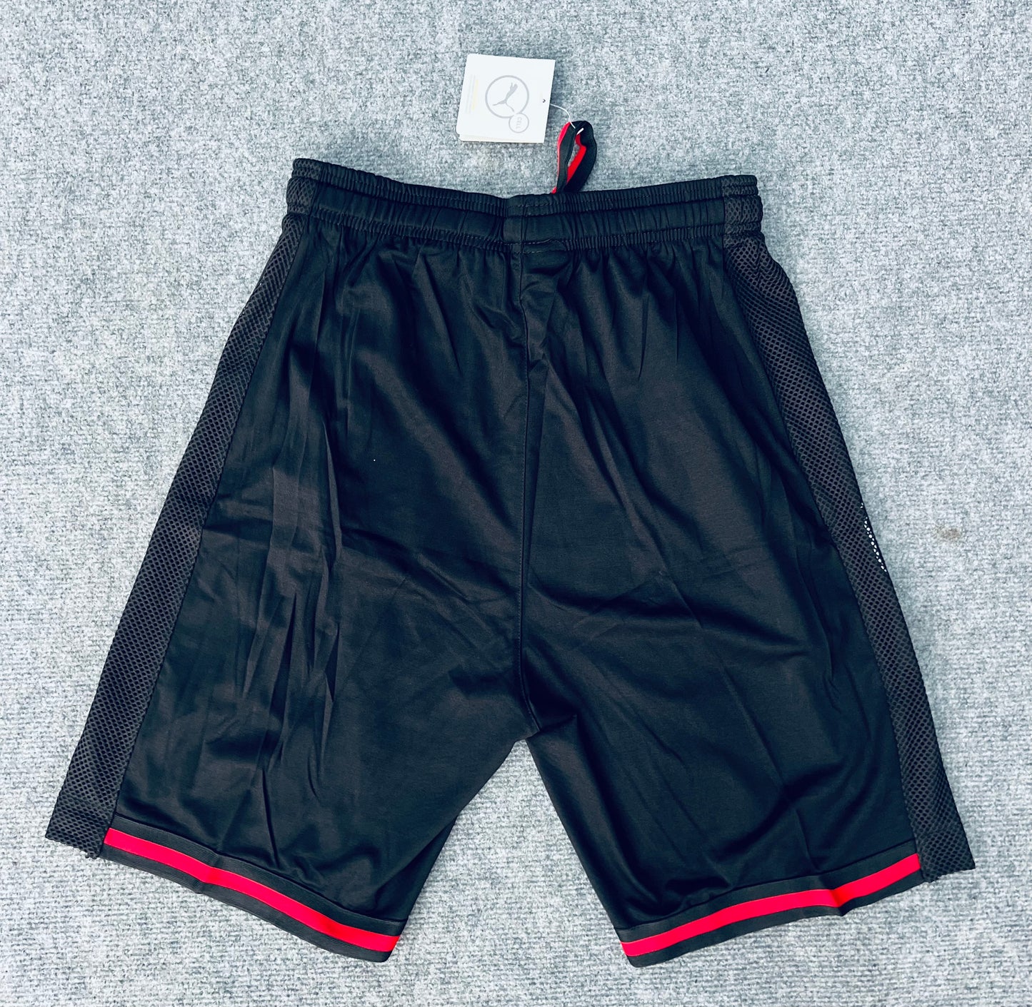 Short loisir Puma noir (bande Rouge) avec fermeture SSMSP08
