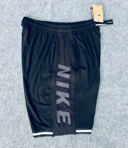 Short loisir Nike noir (bande blanc) avec fermeture SSMSN02