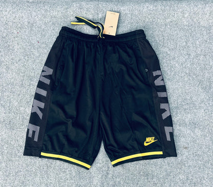 Short loisir Nike noir (bande jaune) avec fermeture SSMSN03
