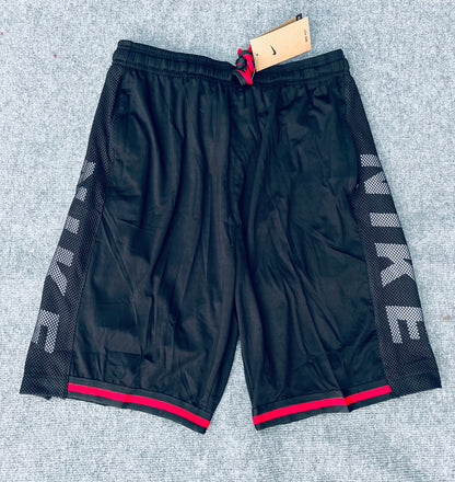 Short loisir Nike noir (bande rouge) avec fermeture SSMSN01
