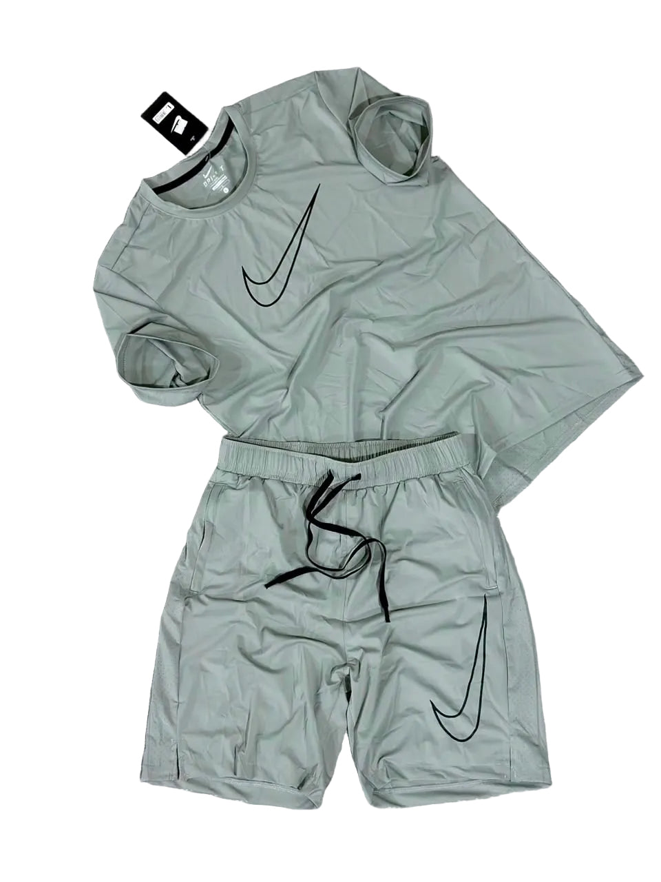 Ensemble sport (Ni-ke Swoosh) – T-shirt & Short avec fermeture (Vert) ETFSTSN01
