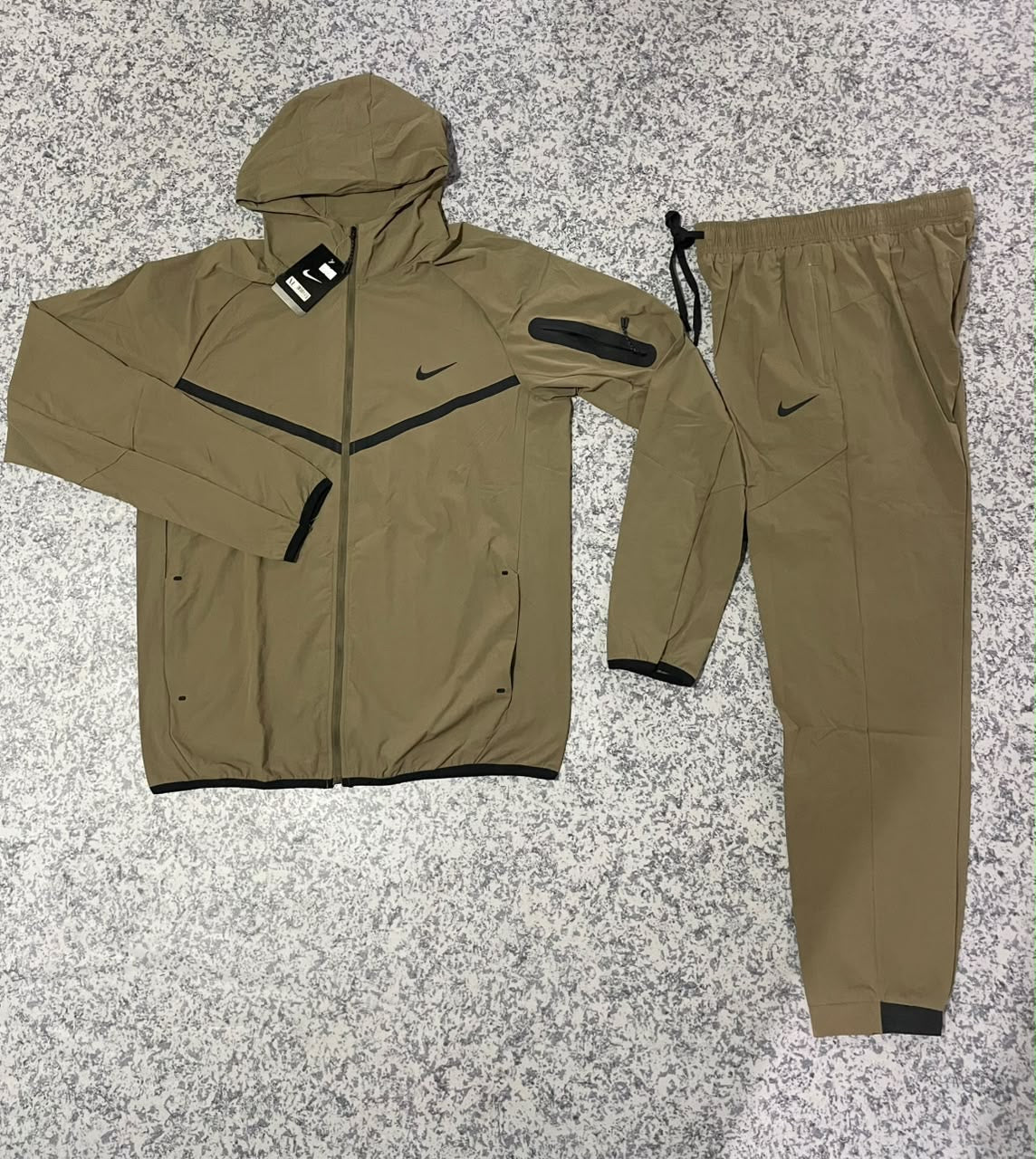 Ensemble Survêtement fitness Ni-ke swoosh avec Capuche (toile) Marron