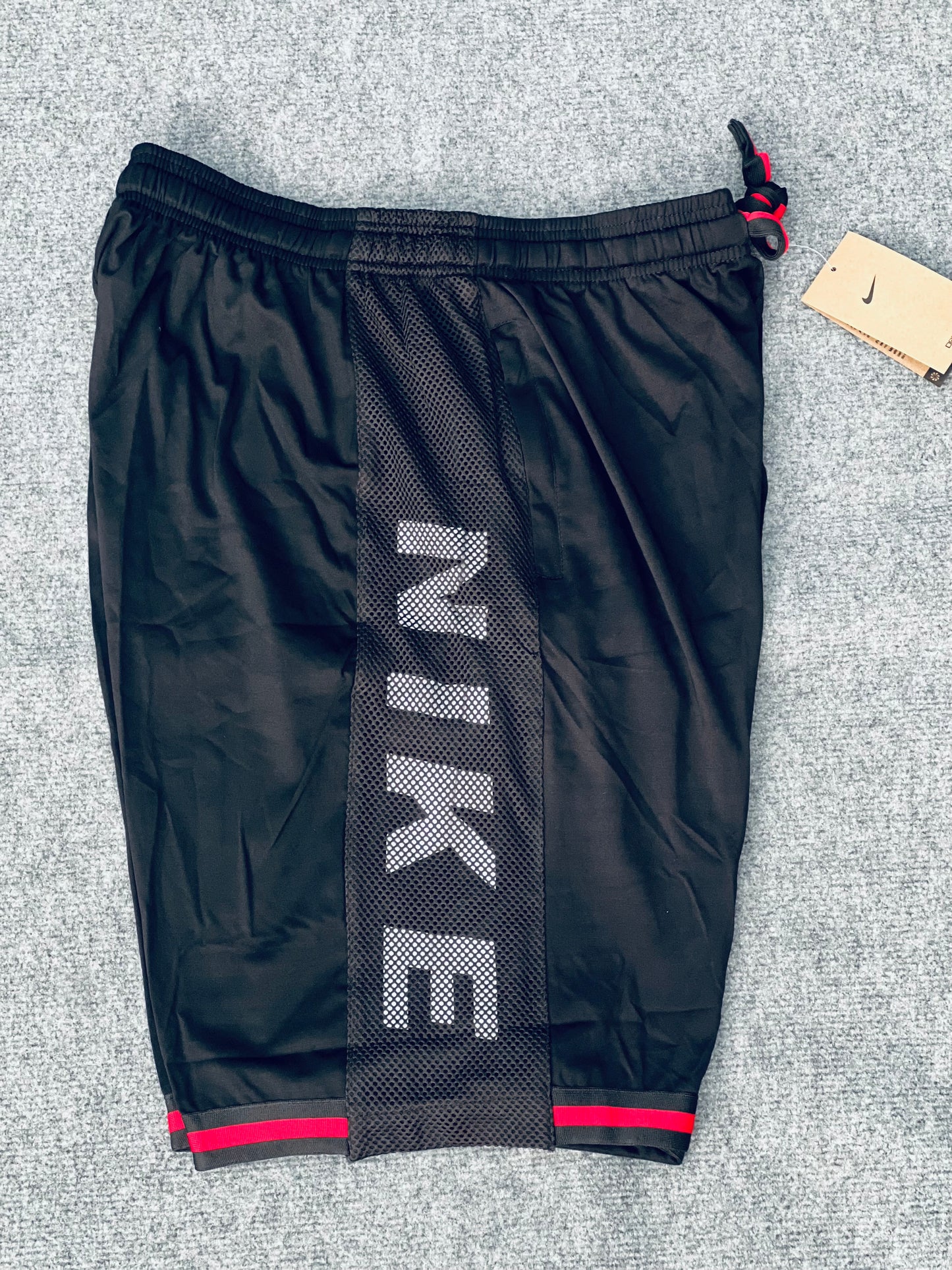 Short loisir Nike noir (bande rouge) avec fermeture SSMSN01