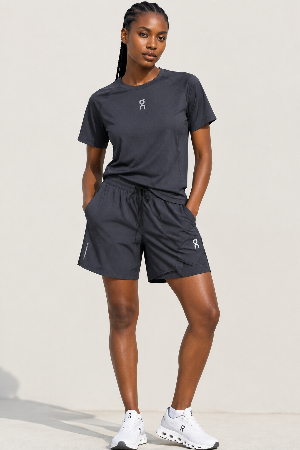 Ensemble de Sport Unisexe On Running – T-shirt et Short Gris