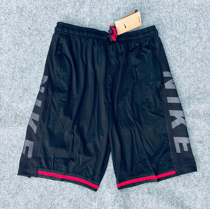 Short loisir Nike noir (bande rouge) avec fermeture SSMSN01
