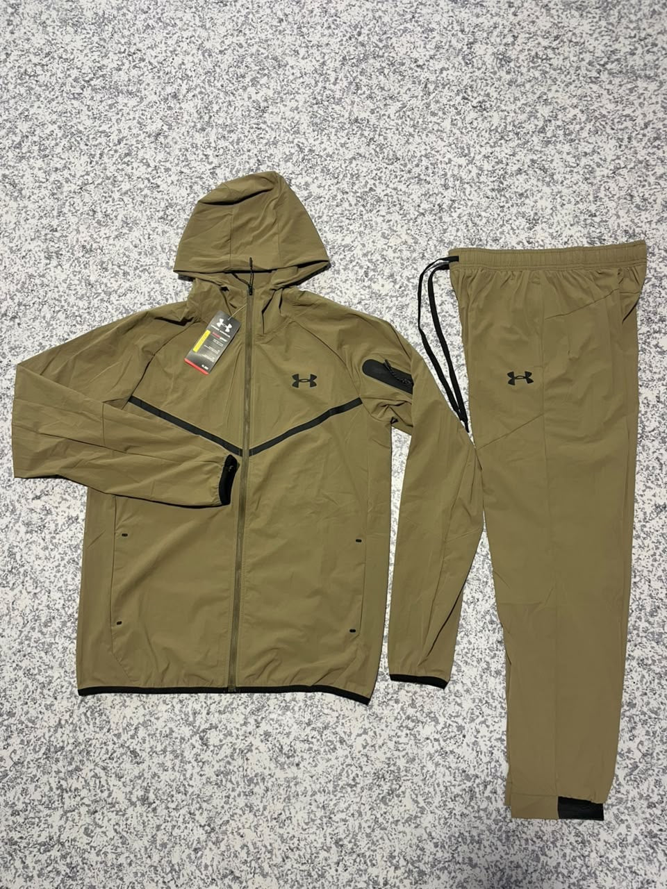 Ensemble Survêtement fitness UA avec Capuche (toile) Marron